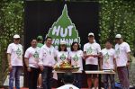 Jajaran Founder, BOD, BOC Wahana Artha Group melakukan potong tumpeng HUT 47